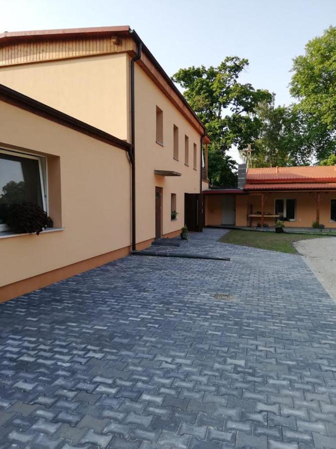 Uroczysko Olesnica Bed & Breakfast Chodzież Dış mekan fotoğraf